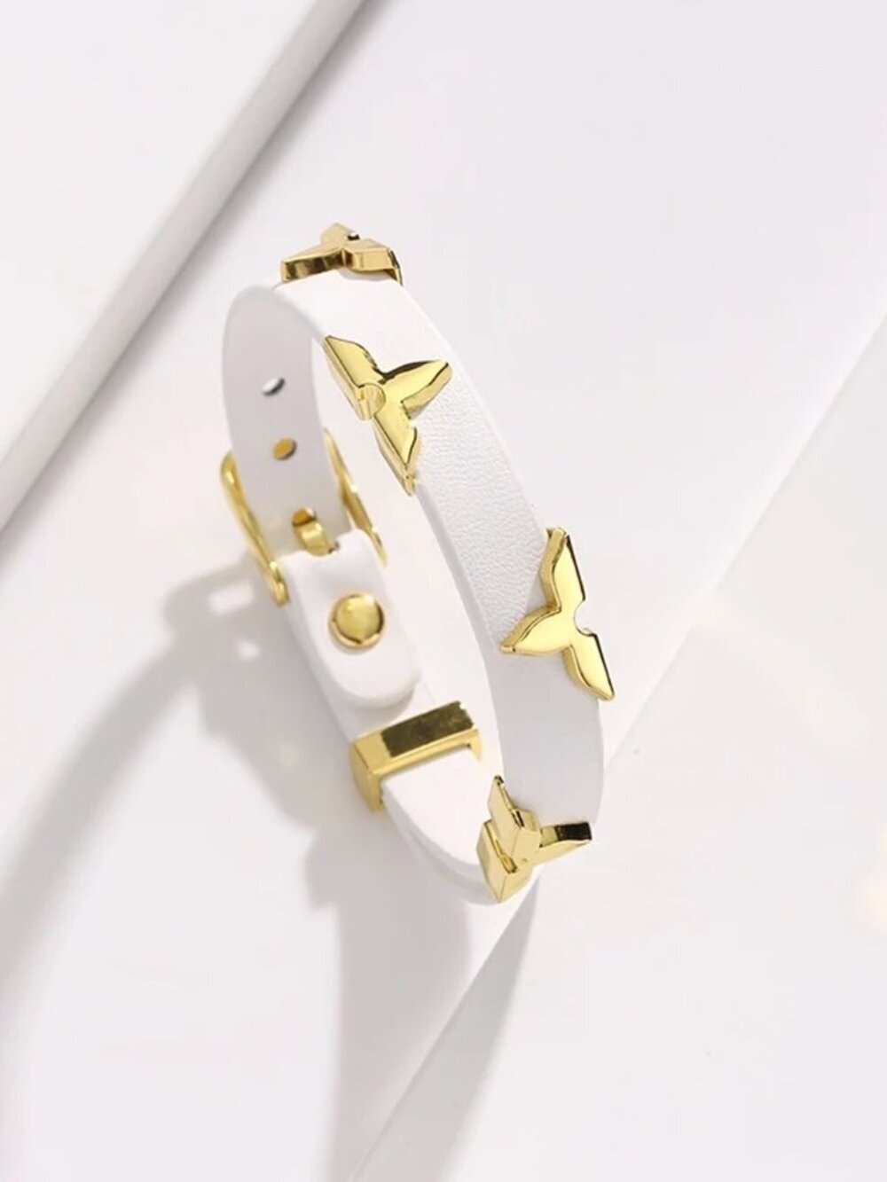 NEW White Faux Leather Gold Tone Floral Studs Bracelet